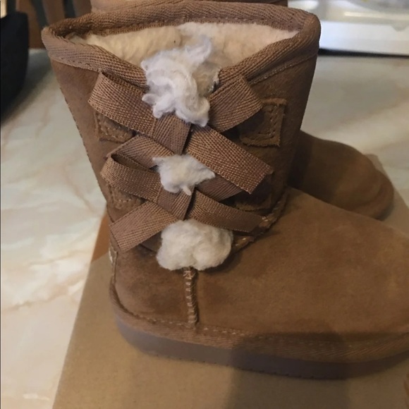 Toddler Ugg Boots - Picture 2 of 7